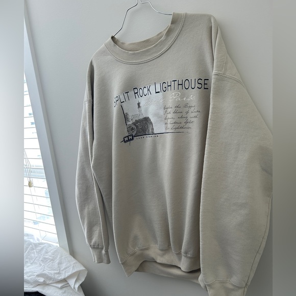 Vintage Gildan sweater - Picture 2 of 4